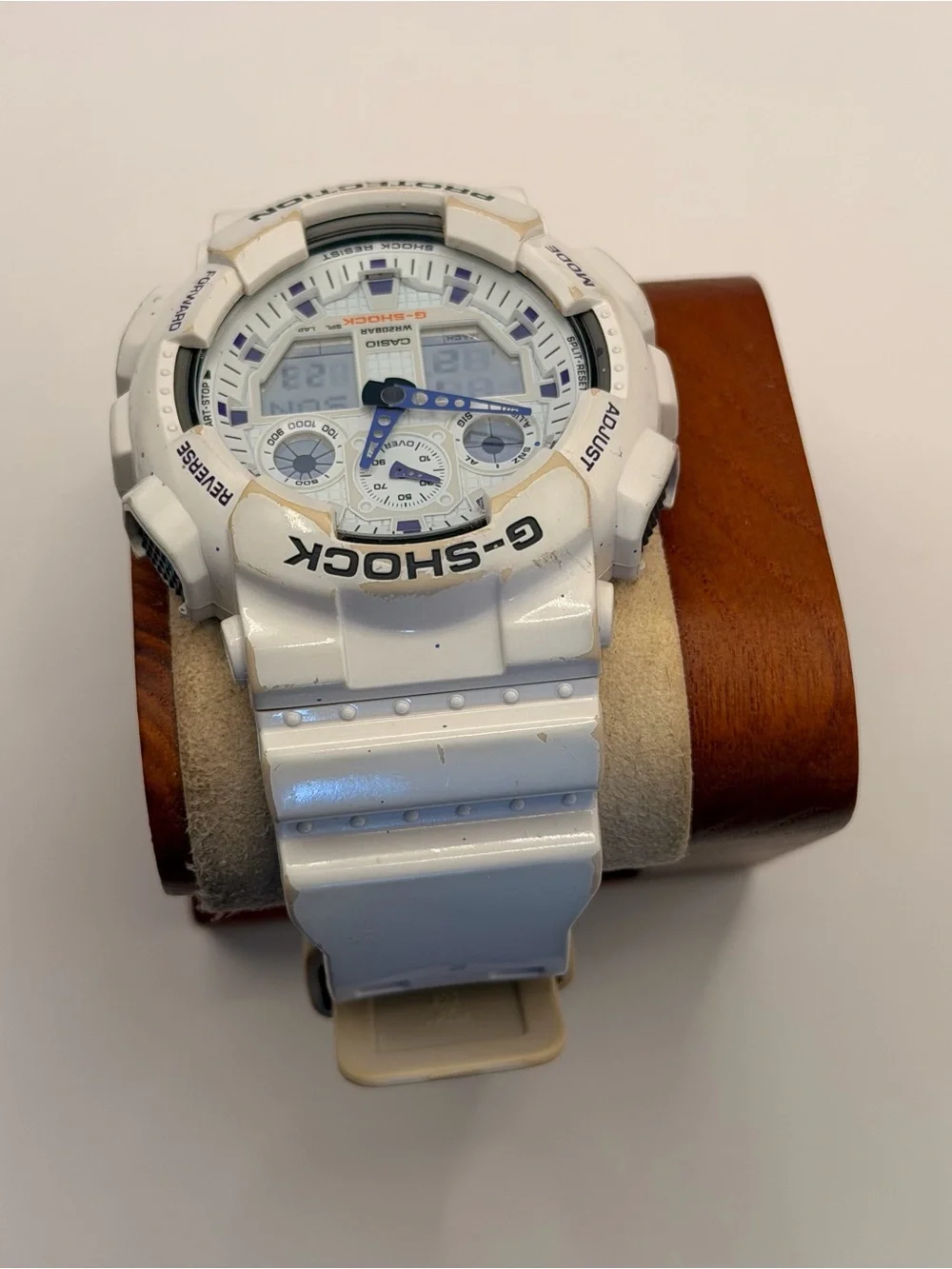 Casio G-Shock GA-100A Digital & Analog. White/blue 44mm, New Batteries